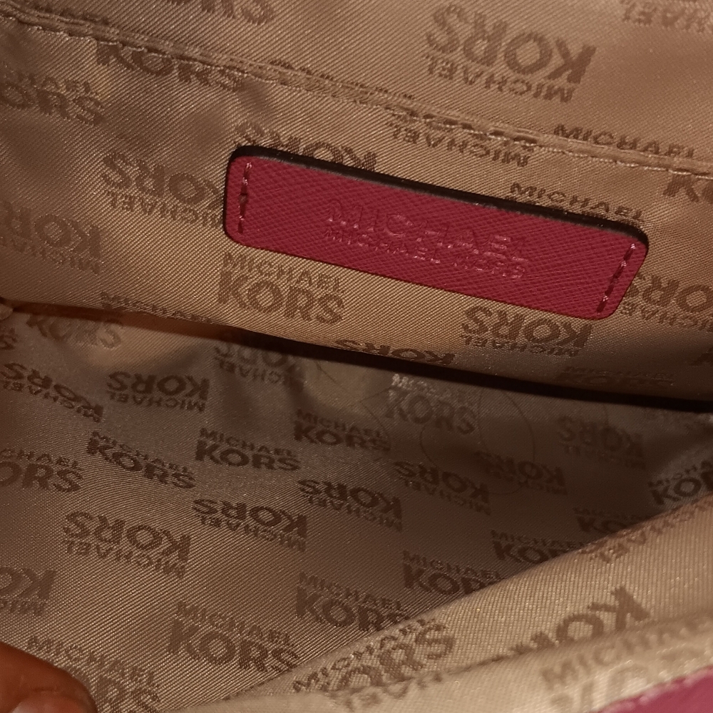 Micheal kors pink purse